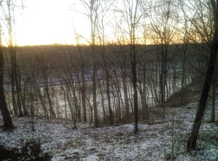 1221 Macintosh Dr, Falling Waters, WV 25419