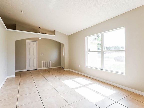 3rd image of 2807 Arbour Trail Ct