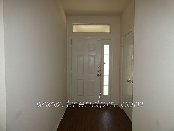 3rd image of 10600 Astor Dr