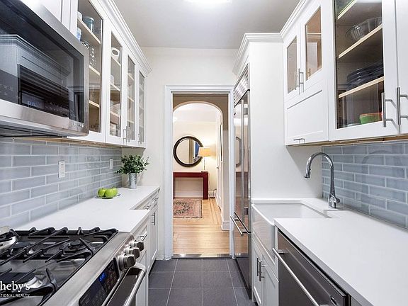 4th image of 325 E 79th St APT 2D