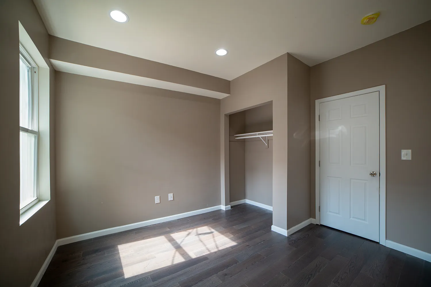 5 bed, 1700 sqft, $2,750 — Photo 4
