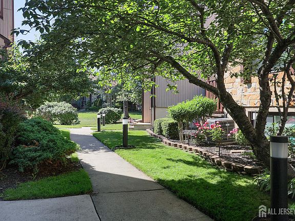 4th image of 230 Silver Ln