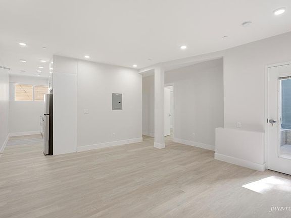 4th image of 1650 California St #G