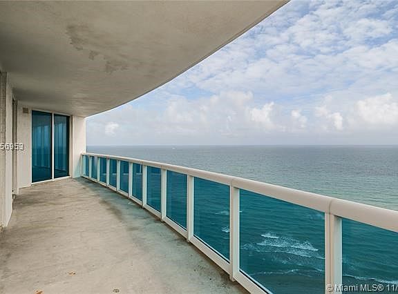 TRUMP #1805 Balcony.