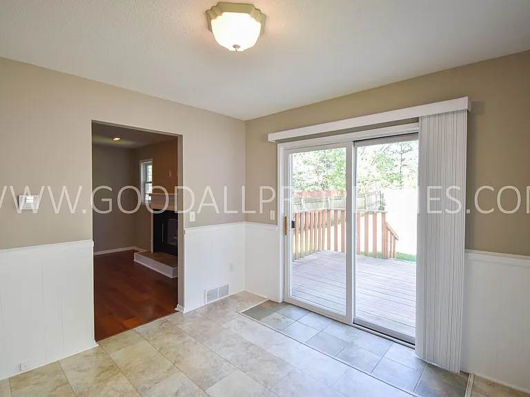 716 Knolls Ct — Photo 4