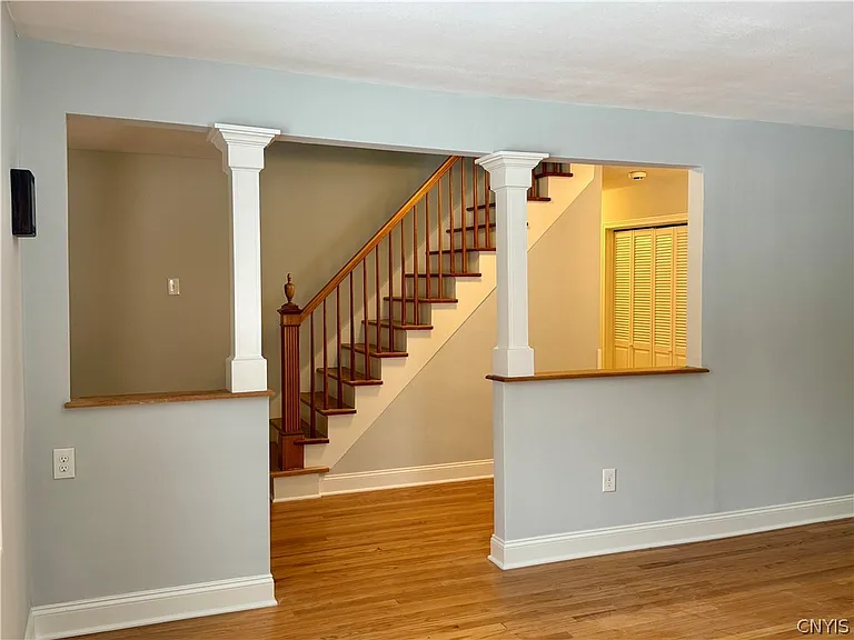 223 Cleveland Blvd — Photo 35