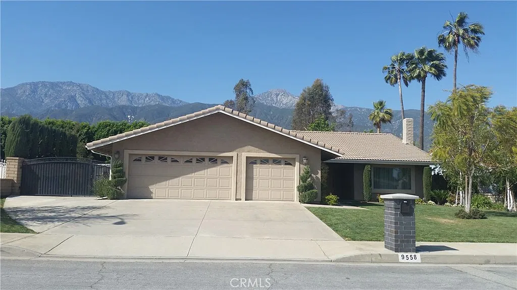 4 bed, 1831 sqft, $3,895 — Photo 1
