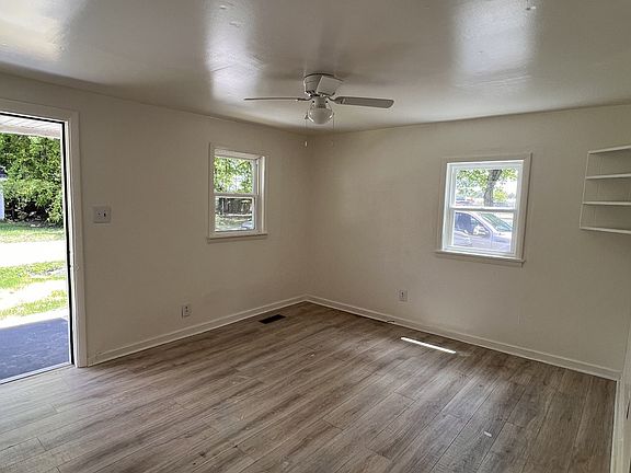 3rd image of 316 Allen St