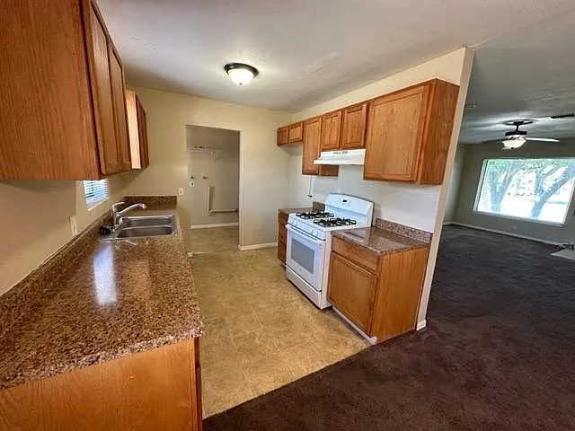 44118 Kingtree Ave — Photo 5