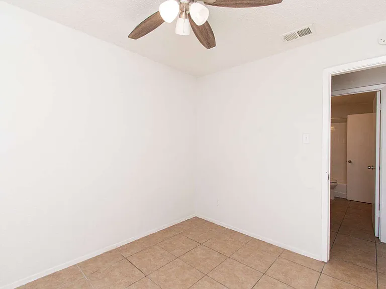 4405 Teri Rd #B — Photo 8
