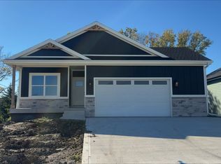 3240 Brook Landing Ct, Des Moines, IA 50317
