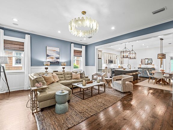 4th image of 265 Artesian Way