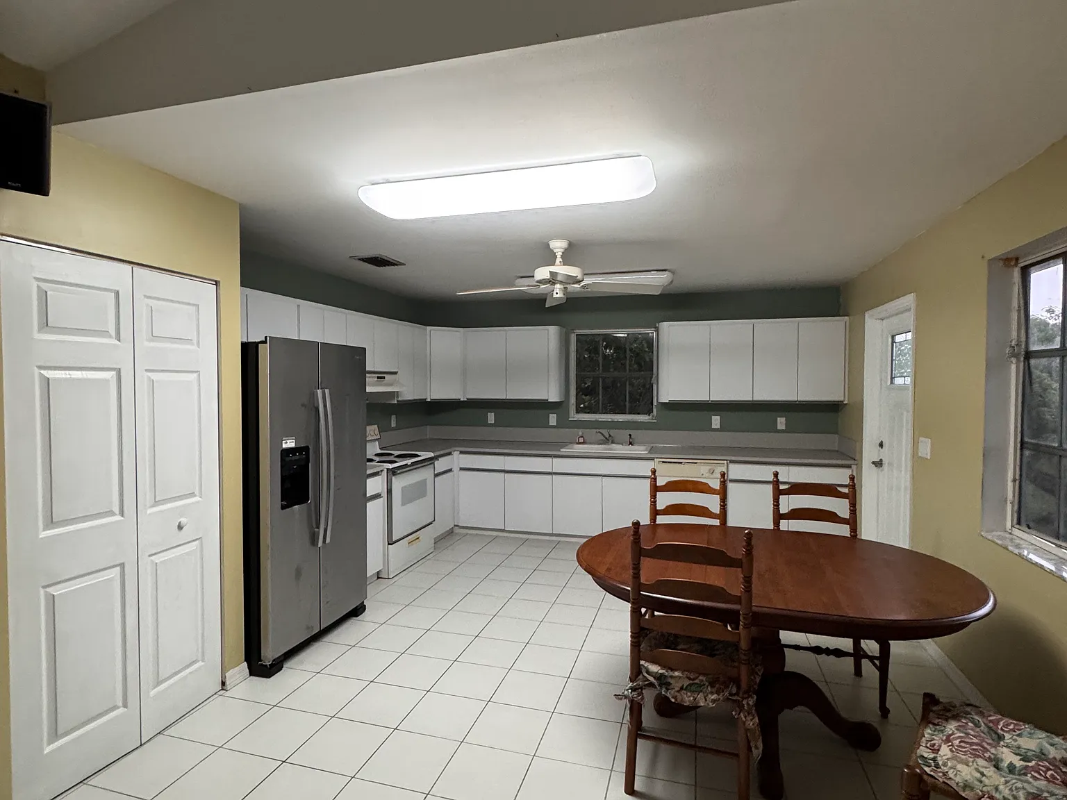 2 bed, 1800 sqft, $3,650 — Photo 3