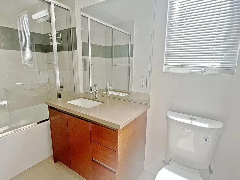 1455 S Hayworth Ave — Photo 10