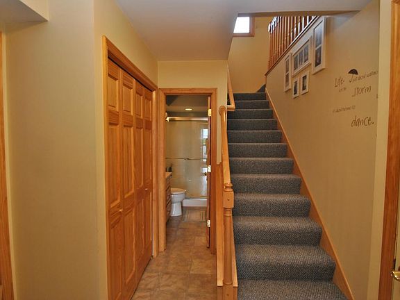 2nd image of 18929 Eastwood Dr