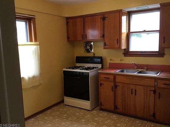 5th image of 5002 Kenmore Ave