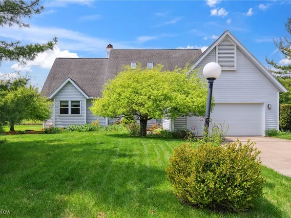 5420 Crystal Cove Cir, Stow, OH 44224