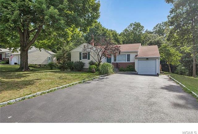1st image of 2864 Brookfield Dr