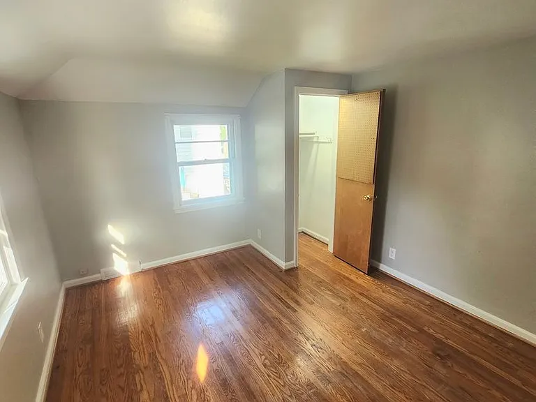 21 Glenmont Dr — Photo 16