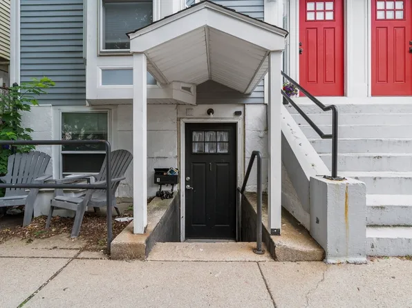 314 W 4th St #1, South Boston, MA 02127
