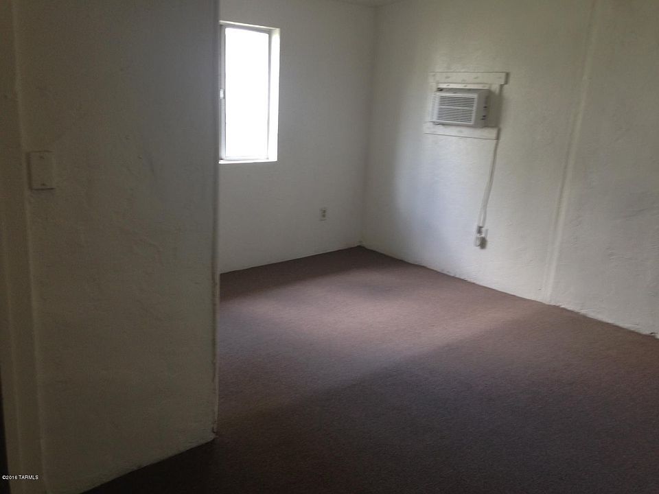 2nd image of 1716 W Hegel Ln APT 1