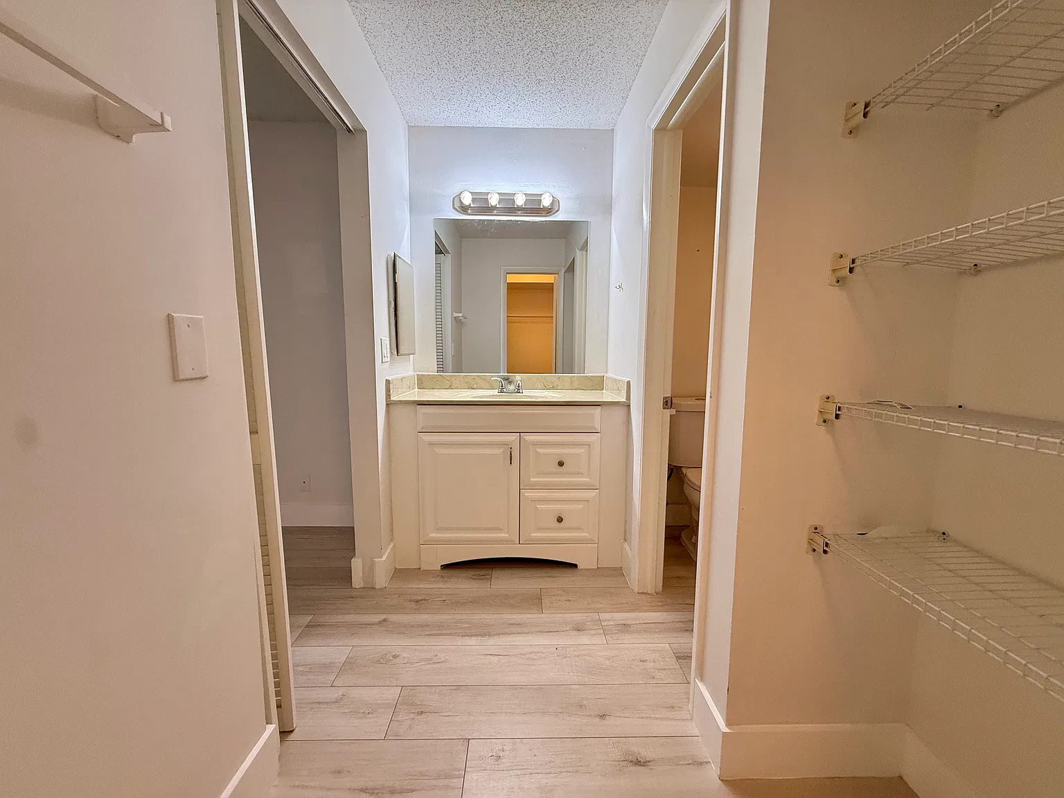 2 bed, 1050 sqft, $2,150 — Photo 3