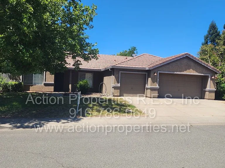 1057 Shenencock Way — Photo 3