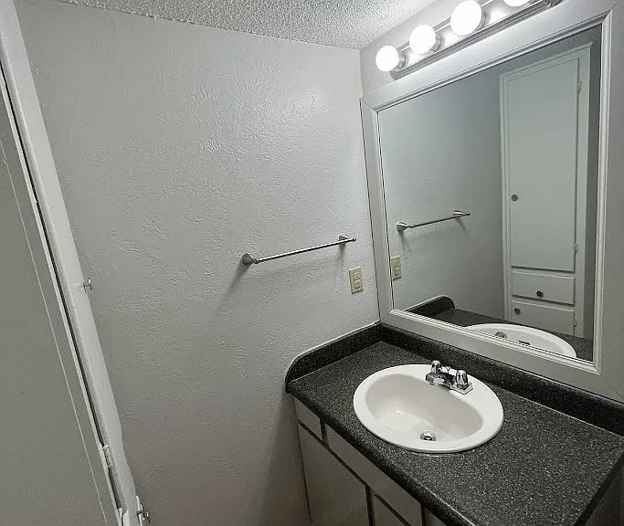 Juniper Springs Apartments — Photo 156