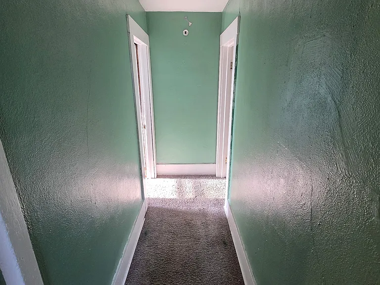 1039 N Lafountain St — Photo 13
