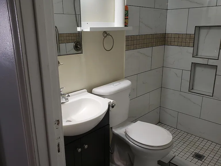 711 W Ridgewood Ct — Photo 11