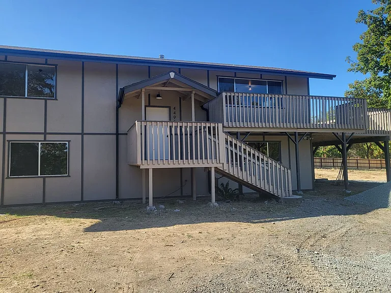 1688 NE Lynda Ln — Photo 36