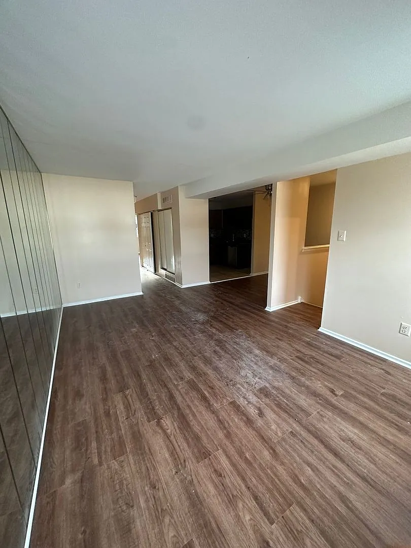 2830 Saxton Road — Photo 2