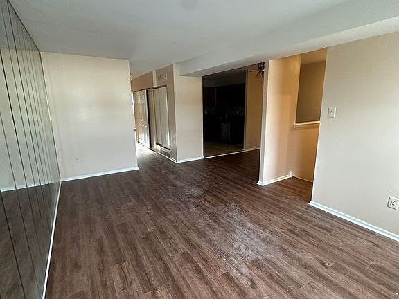 2nd image of 2830 Saxton Rd #B
