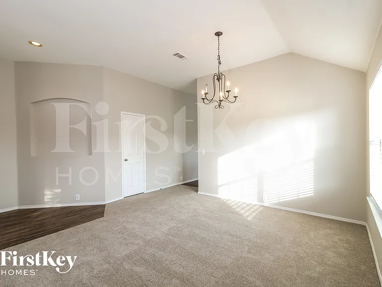 8749 Sagebrush Trl — Photo 5