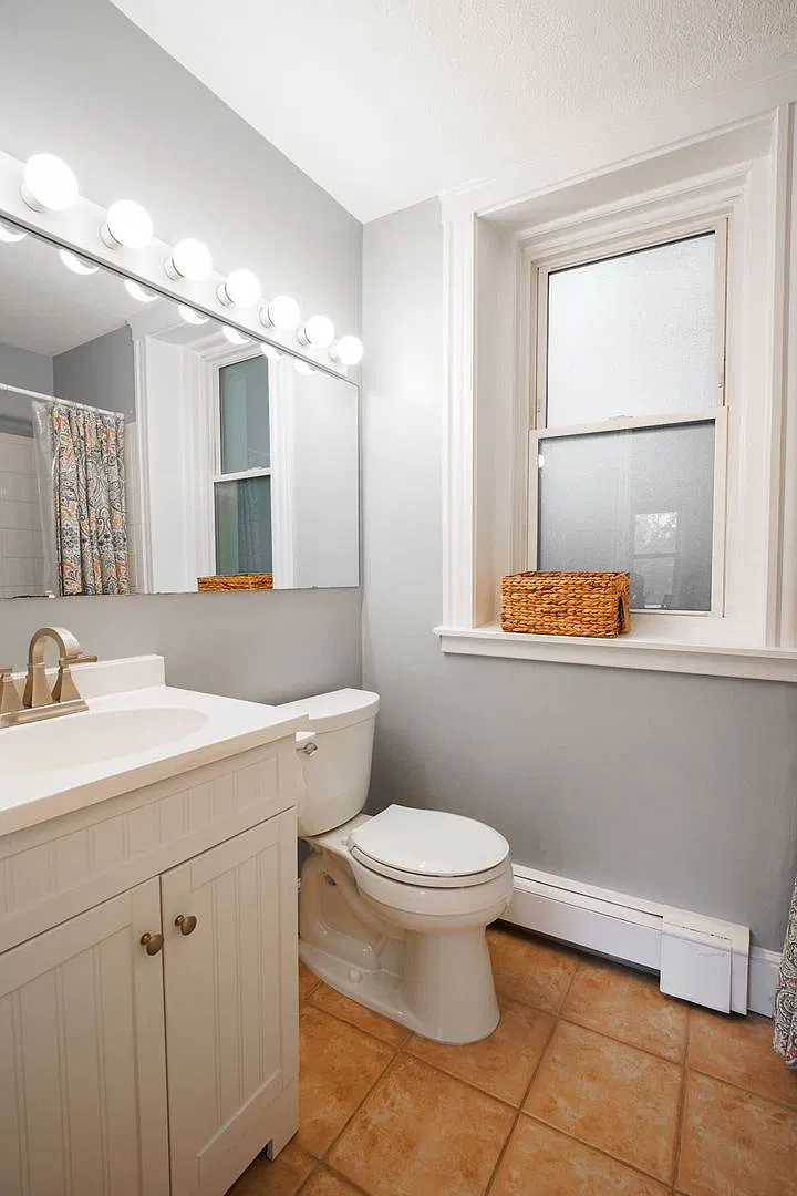 Charming 1-Bedroom Apartment in the Heart of Fenway — Photo 4