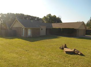 2616 S Lawn Dr, El Reno, OK 73036