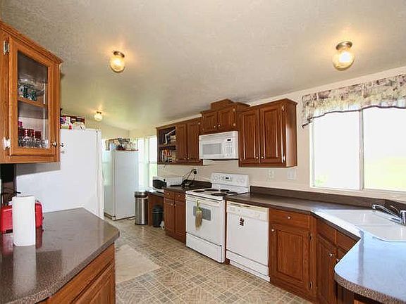 5th image of 3383 Hokan Ln