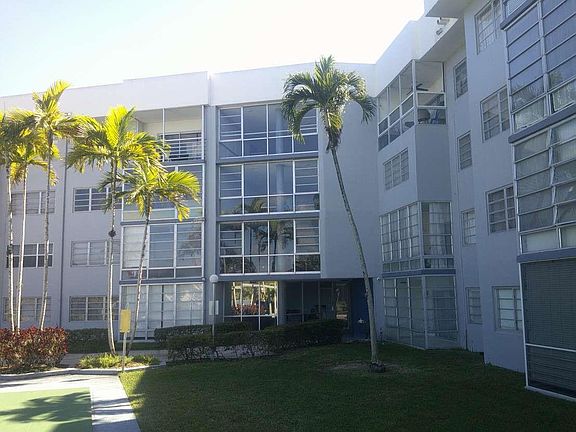 3rd image of 877 NE 195th Street #217
