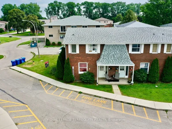 10 Orchard Pl, Chatham Kent, ON N7M 1A6