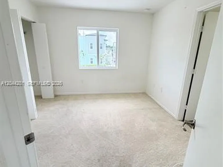 119 SW 6th Ln — Photo 42