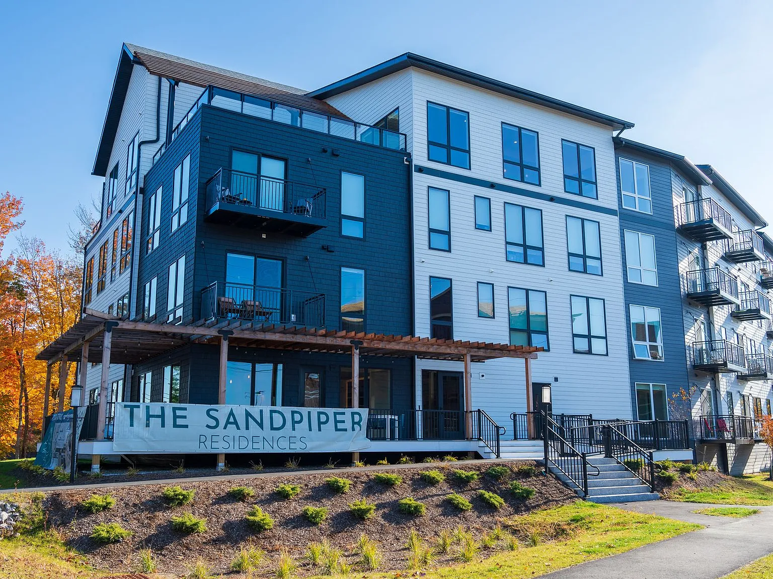 The Sandpiper Residences — Photo 4