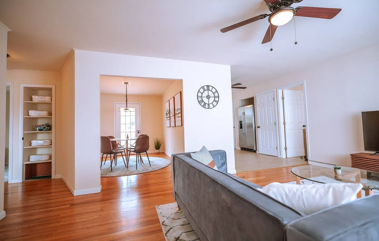3 bed, 1542 sqft, $2,500 — Photo 2