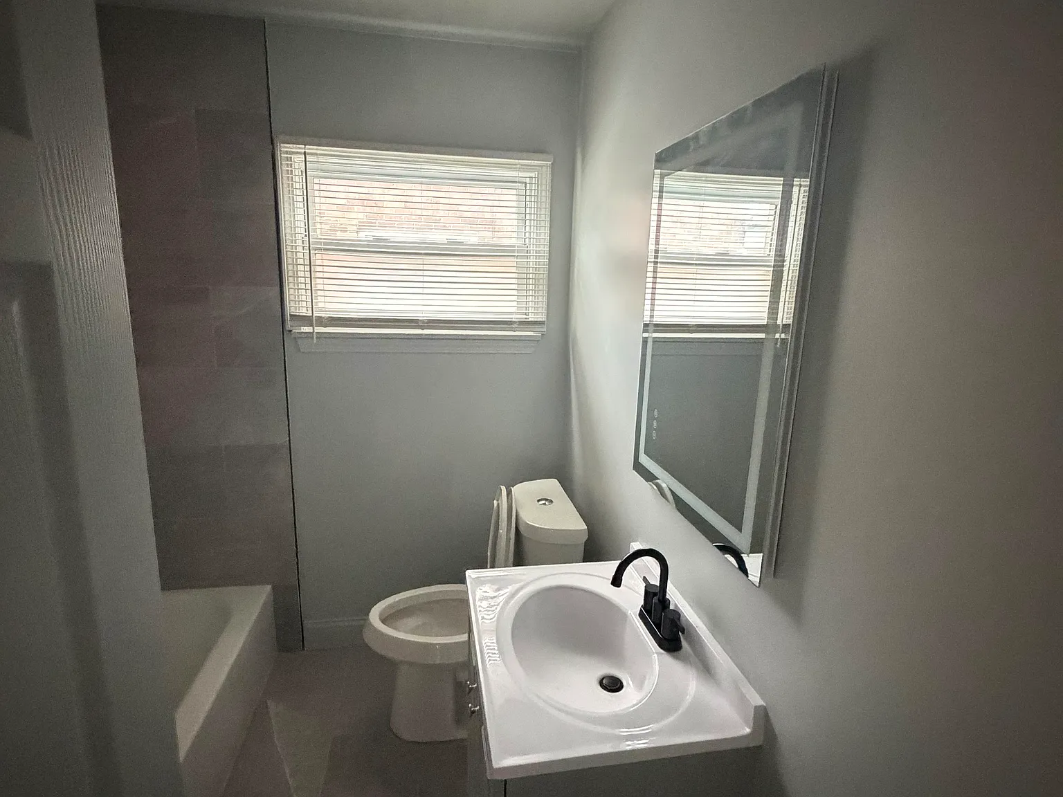 3 bed, 1054 sqft, $1,600 — Photo 4