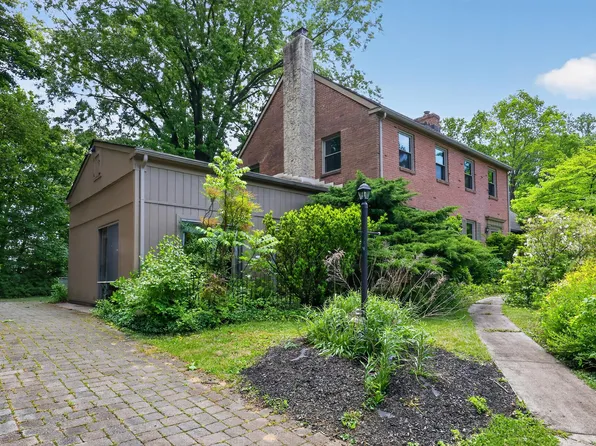 10 South Trl, Wilmington, DE 19810