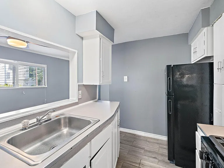 2404 Yoakum Blvd #1 — Photo 8