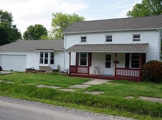 405 E Lafayette St, Staunton, IL 62088