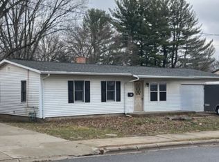 313 S 10th St, Oregon, IL 61061