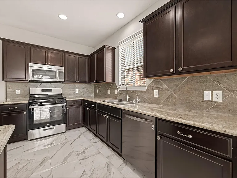 8110 Running Brook Ln — Photo 19