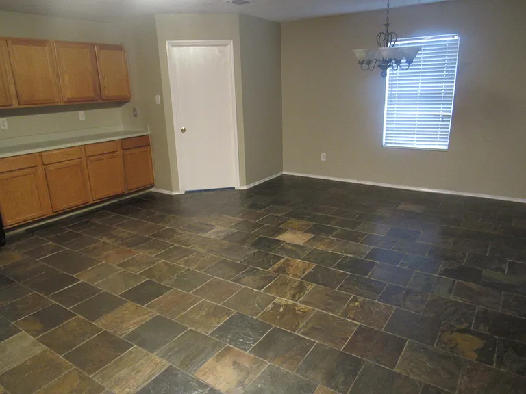 8724 Hunters Trl — Photo 18