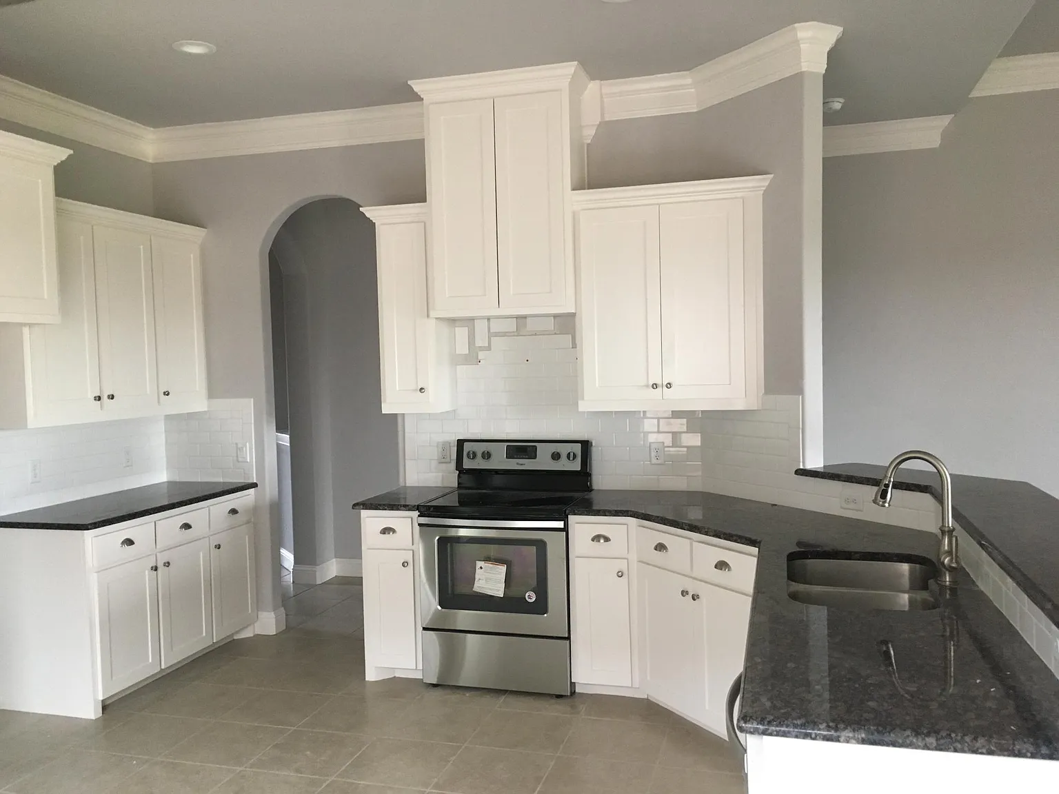3 bed, 2070 sqft, $2,675 — Photo 3